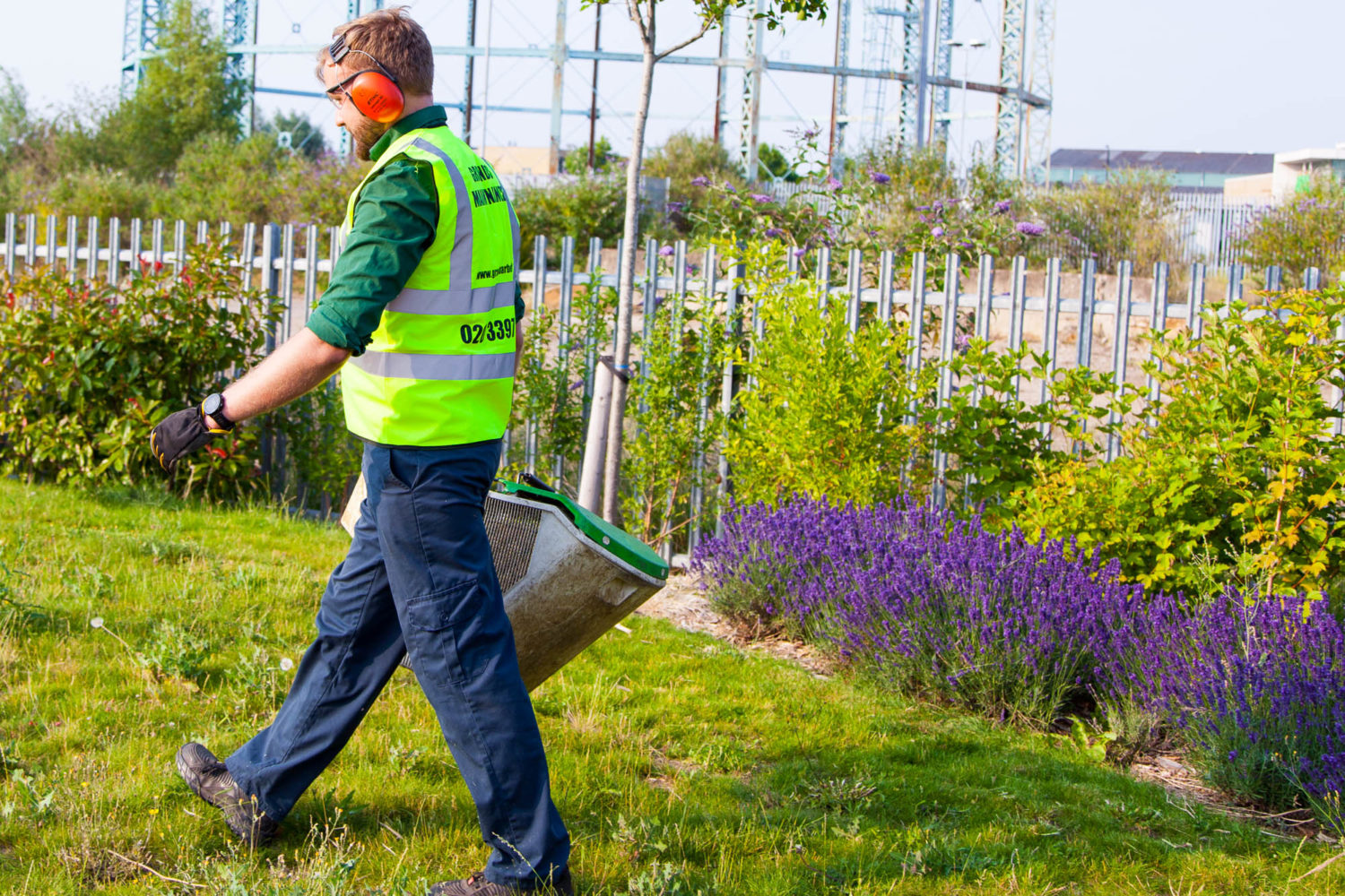 grass-cutting-services-in-london-and-surrey-1-4-grass-barbers